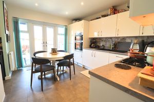 Kitchen/Diner- click for photo gallery